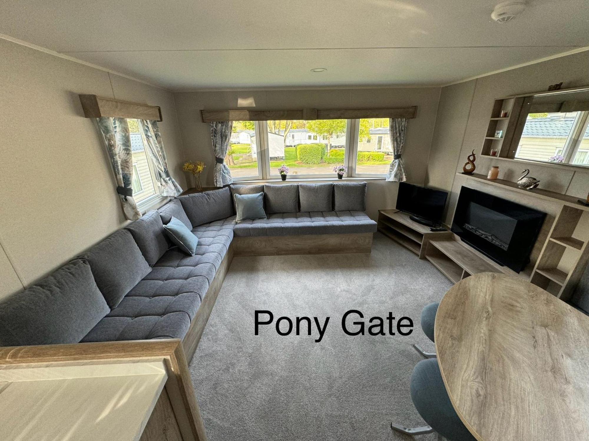 Pony Gate Caravan On Haggerstone Castle West Lawn Berwick Upon Tweed Dış mekan fotoğraf